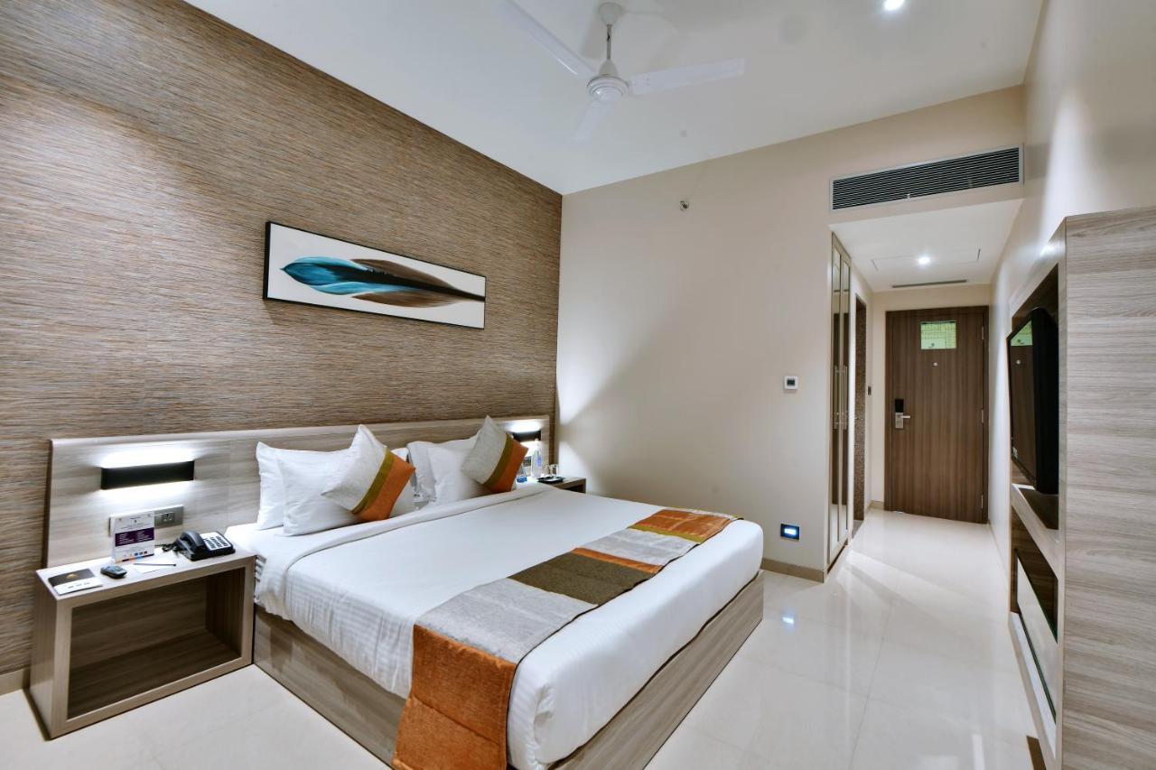 Click Hotel Pithampur Mhow Eksteriør bilde