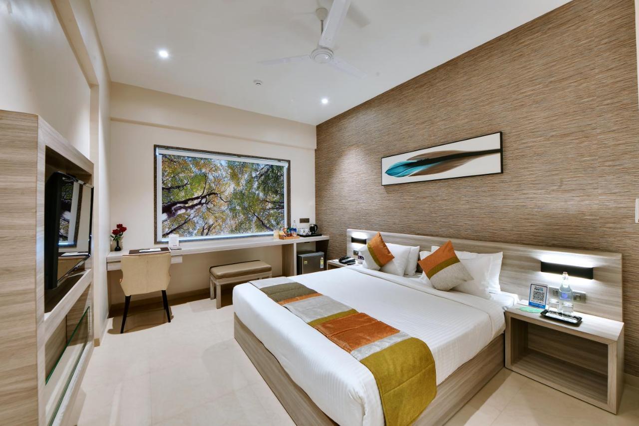 Click Hotel Pithampur Mhow Eksteriør bilde