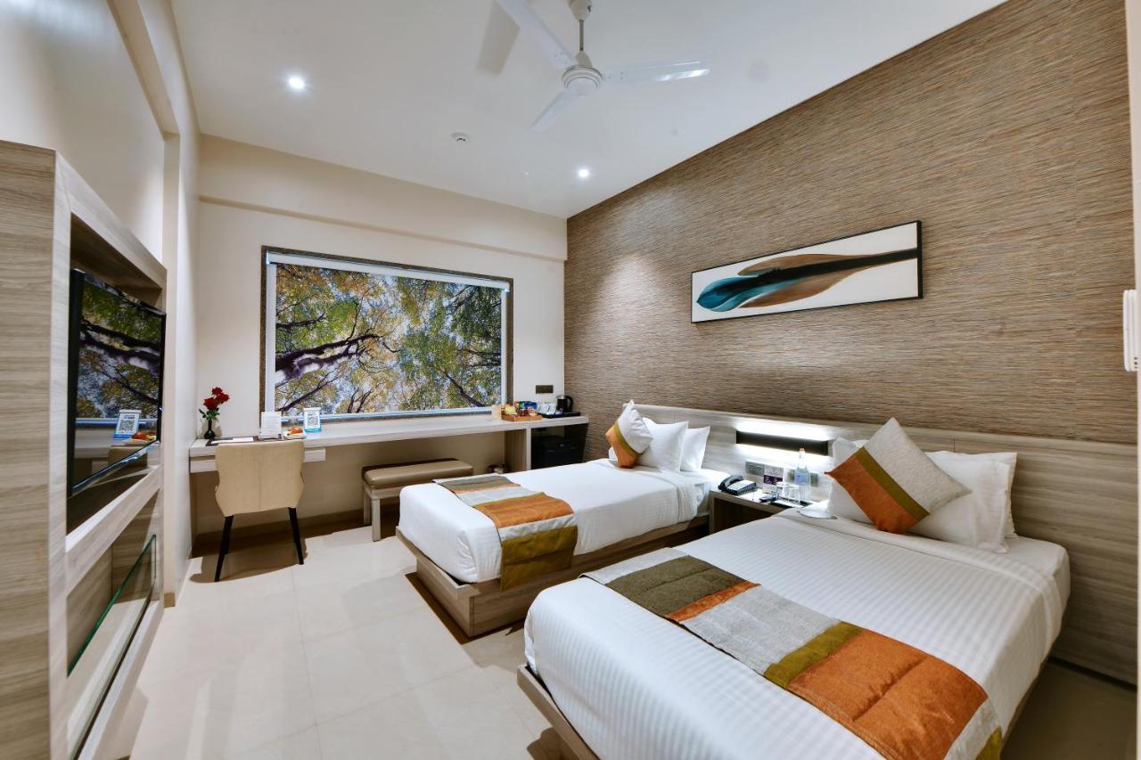 Click Hotel Pithampur Mhow Eksteriør bilde