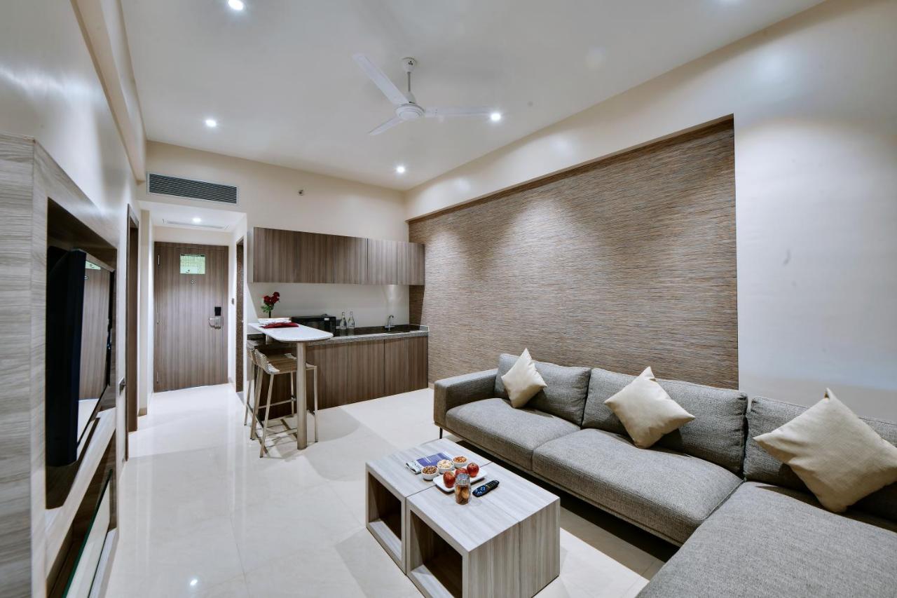 Click Hotel Pithampur Mhow Eksteriør bilde