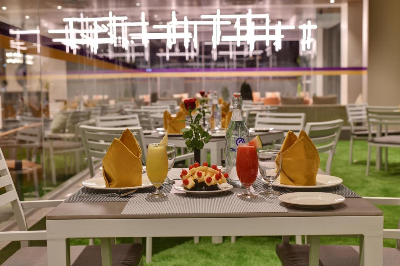 Click Hotel Pithampur Mhow Eksteriør bilde